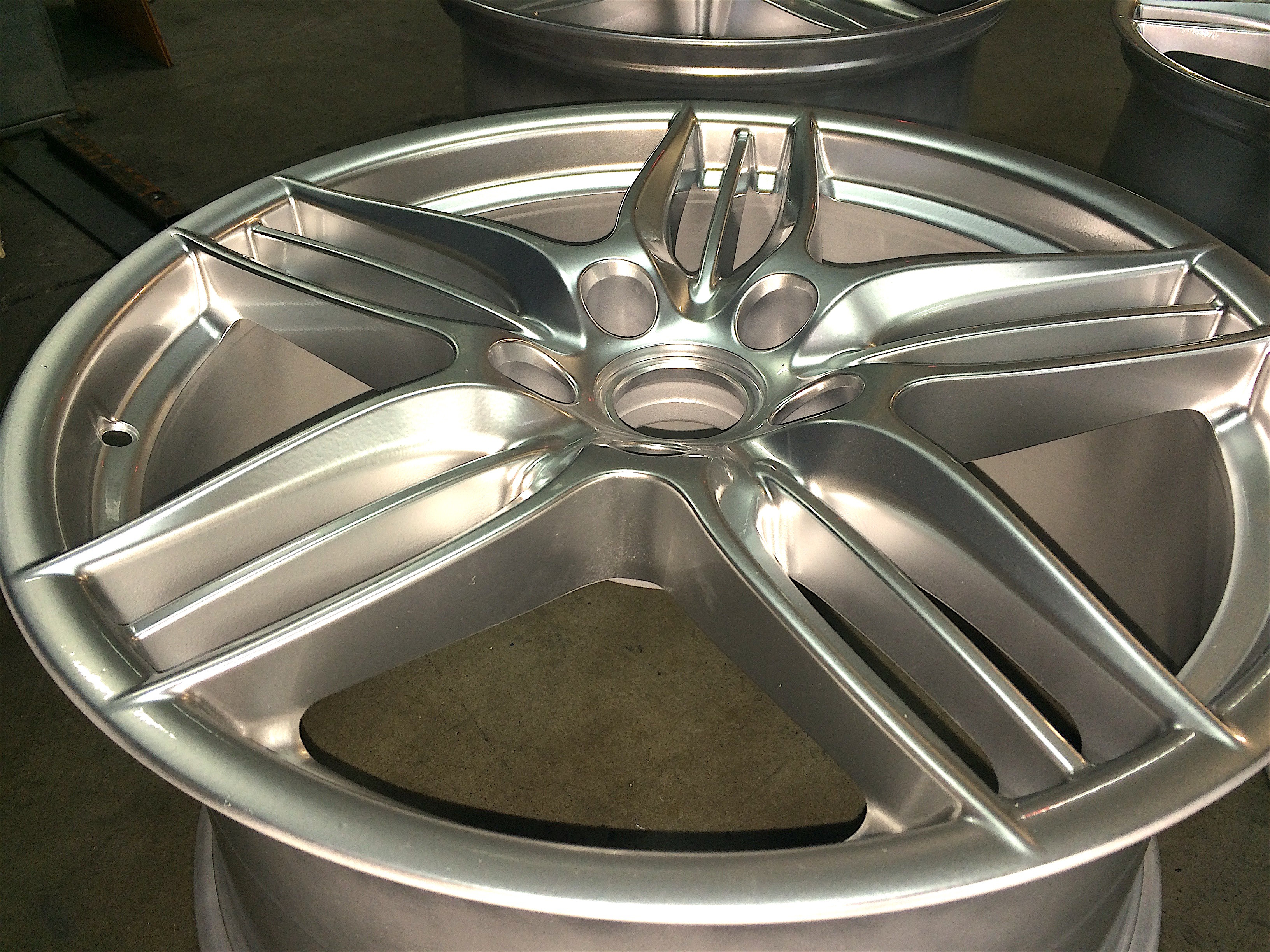 Rigenerazione Cerchi Verniciatura cerchi AUDI Brimetal chiaro - Rigenera Ruote