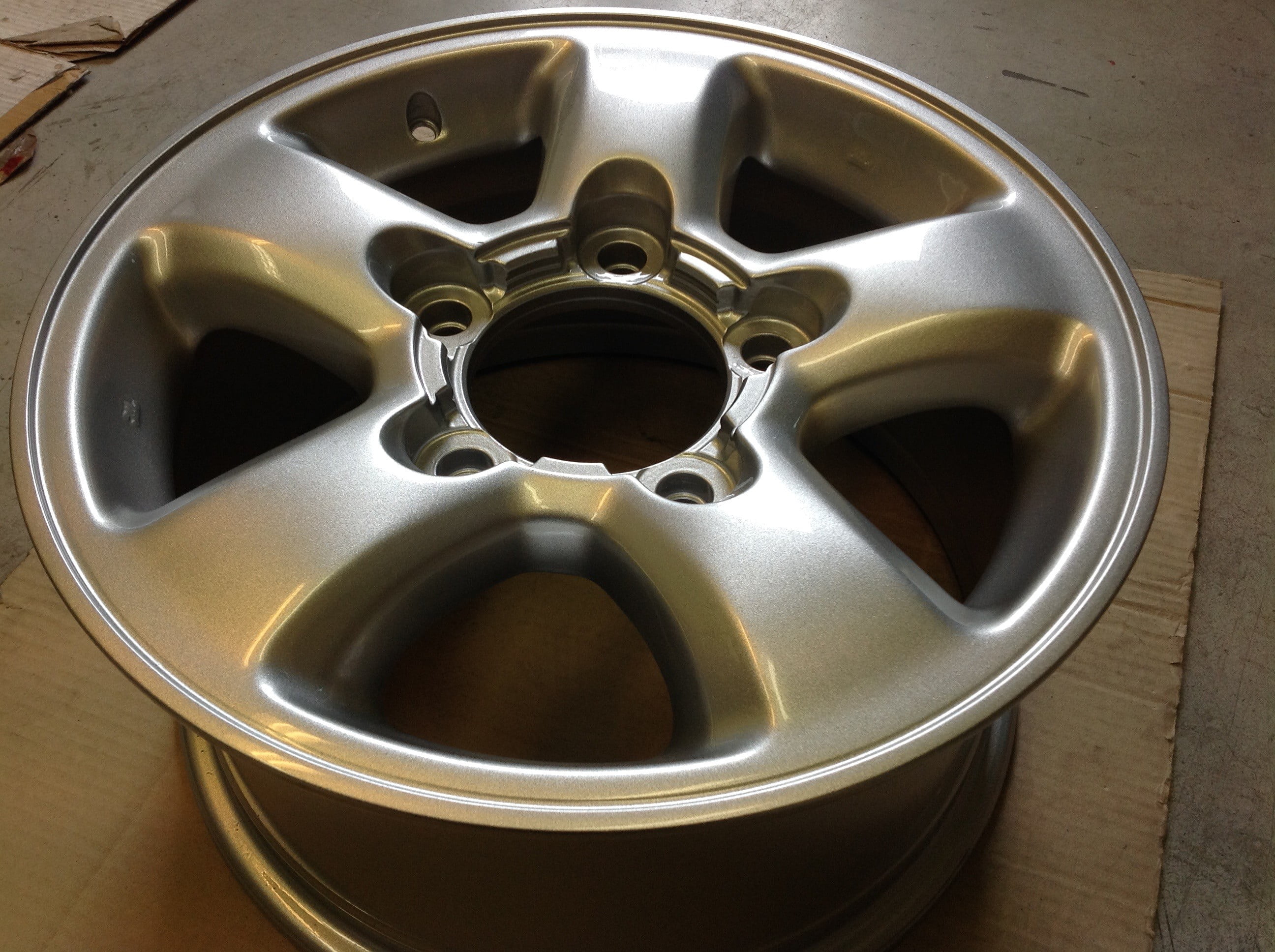 Verniciatura cerchi Toyota Land Cruiser - Dettaglio 7