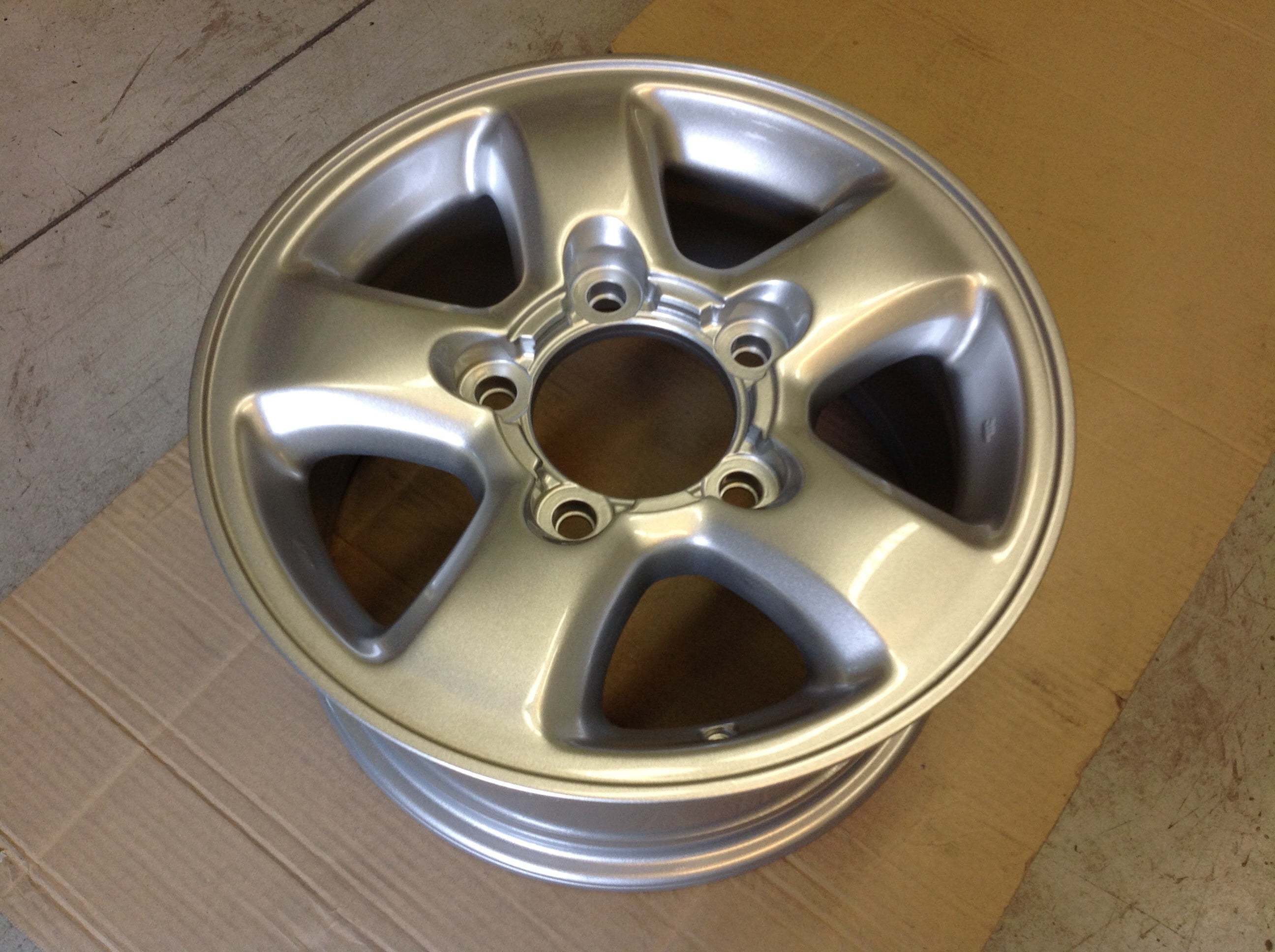 Rigenerazione Cerchi Verniciatura cerchi Toyota Land Cruiser - Rigenera Ruote