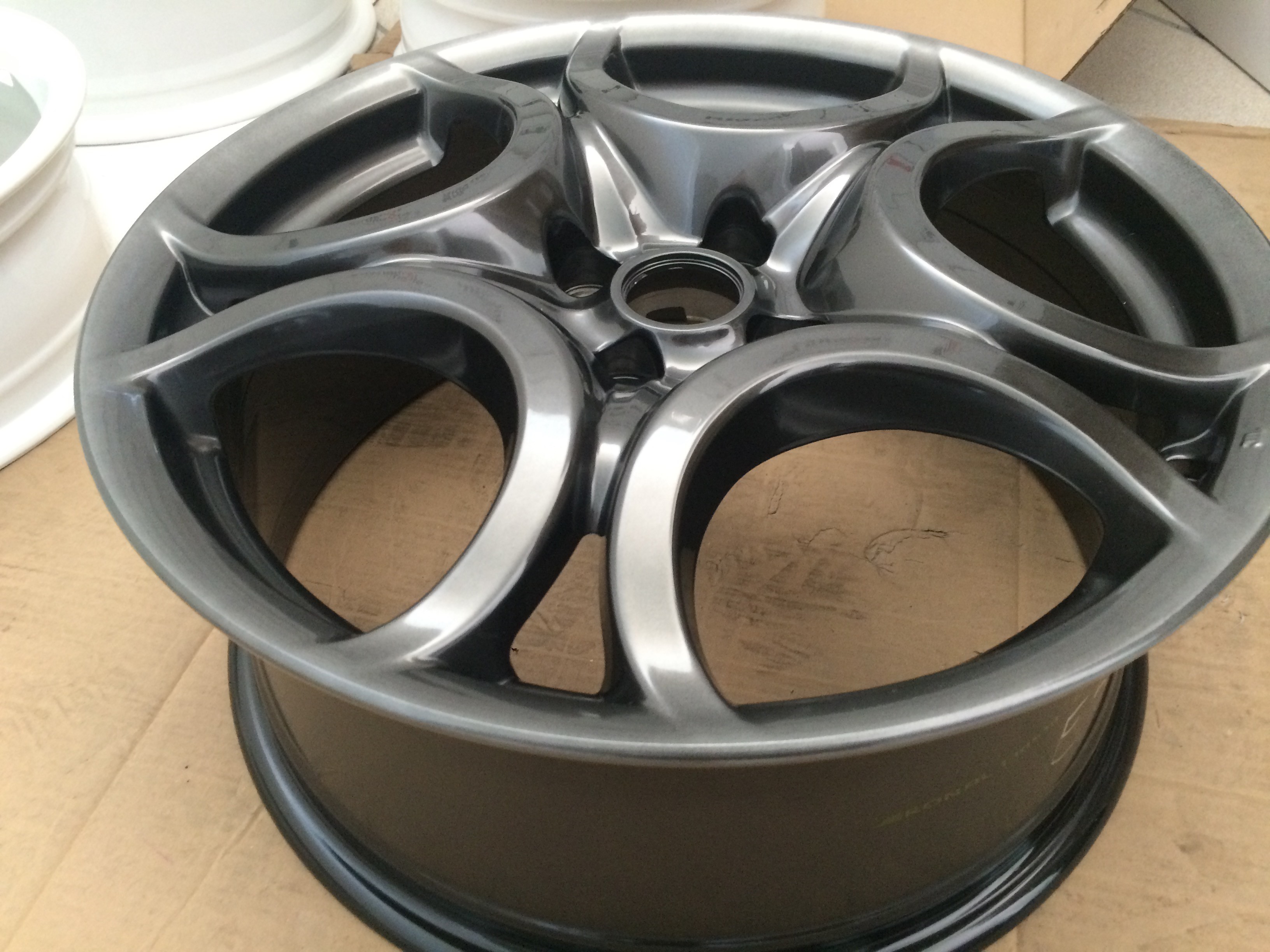 Rigenerazione Cerchi Verniciatura cerchio Alfa Giulietta Brimetal scuro - Rigenera Ruote