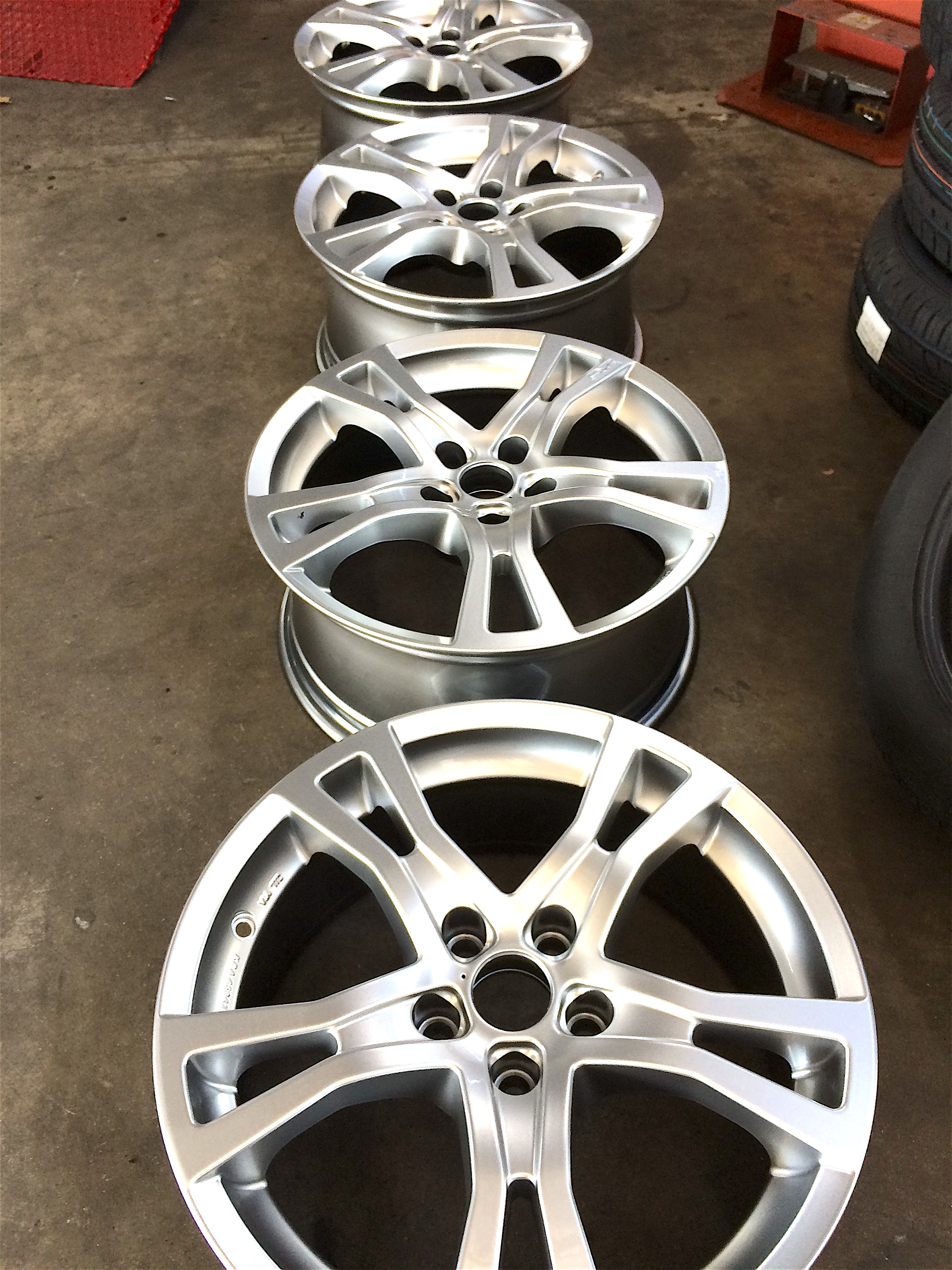 Verniciatura cerchi OZ Racing Brimetal scuro - Dettaglio 3