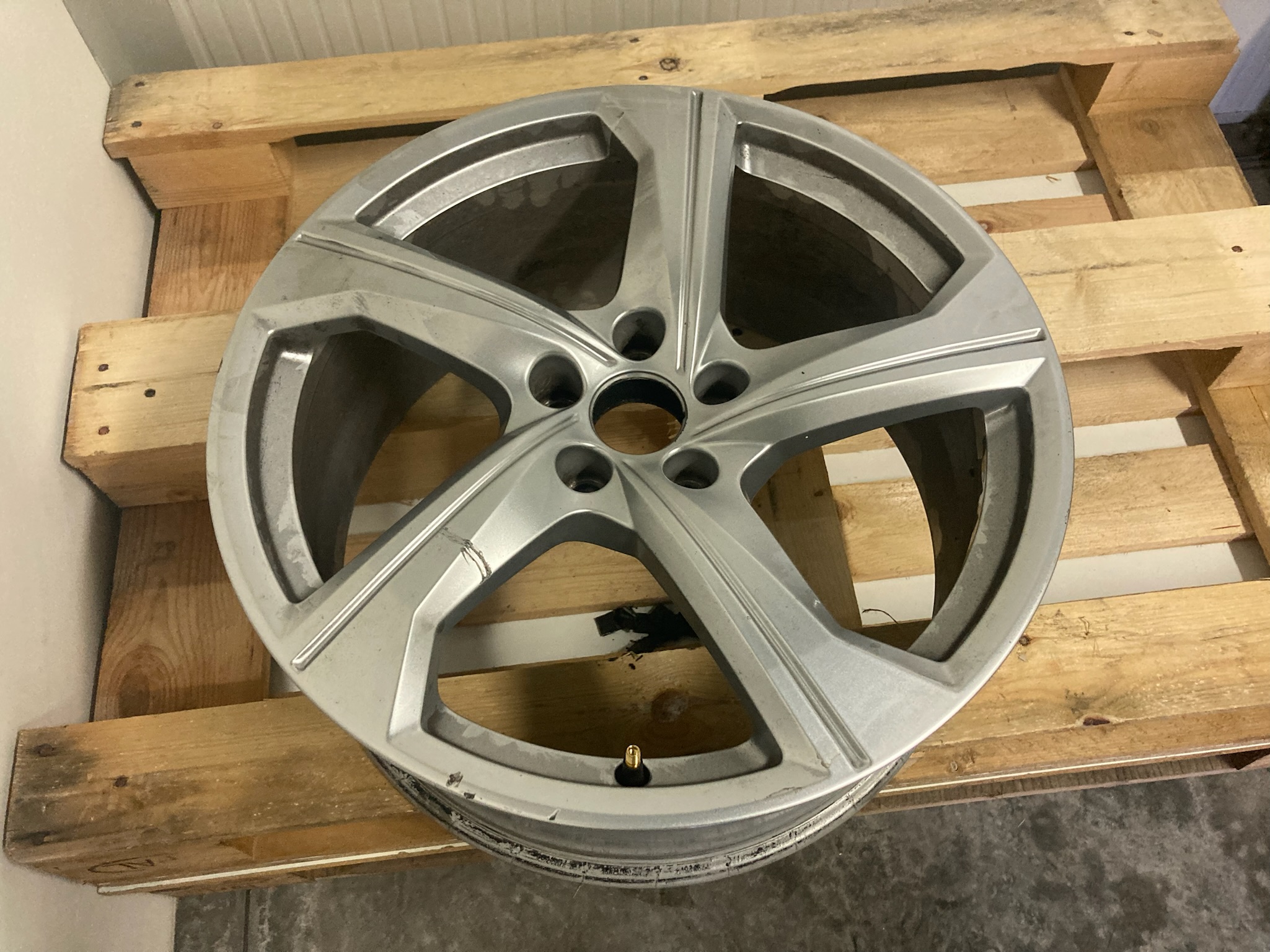 Verniciaura cerchi Audi A6 nero lucido - Dettaglio 3